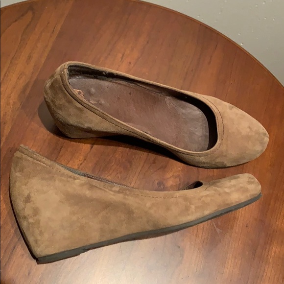Sand elegant suede wedge made in Italy - Picture 2 of 3
